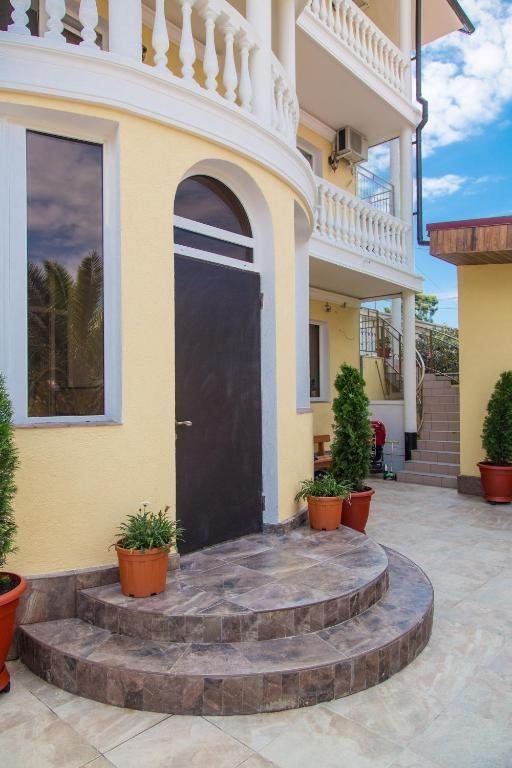 Фото Orange House