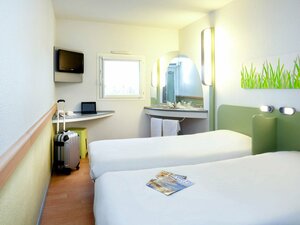 Гостиница Ibis budget Carcassonne La Cité