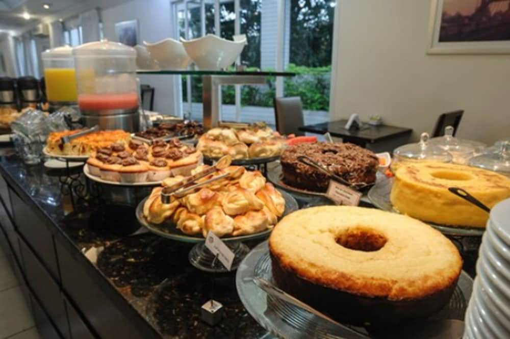 Фото Hotel The Premium