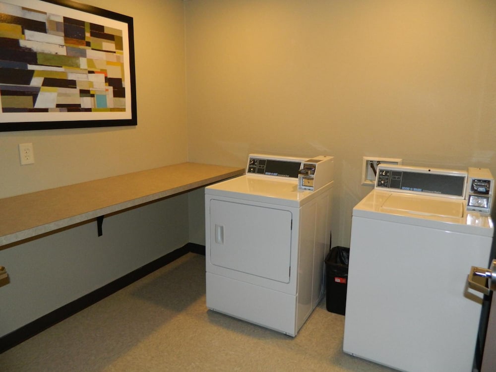 Фото Brookstone Lodge & Suites