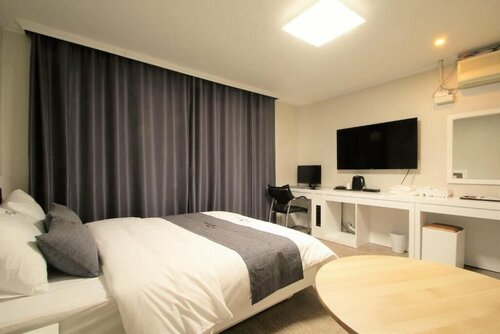 Гостиница The 7 Hotel Pohang в Пхохане