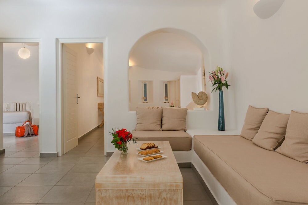 Фото White Santorini