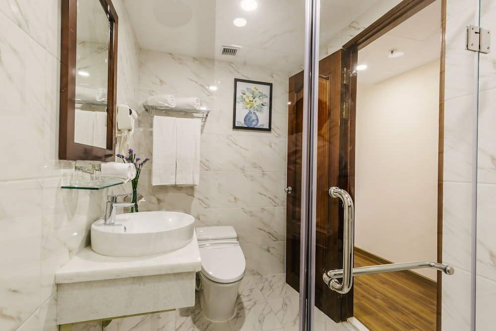 Фото Happy Life Grand Hotel & Sky Bar