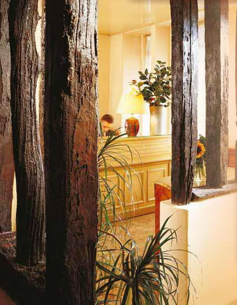 Фото Hotel Saint-Roch Paris