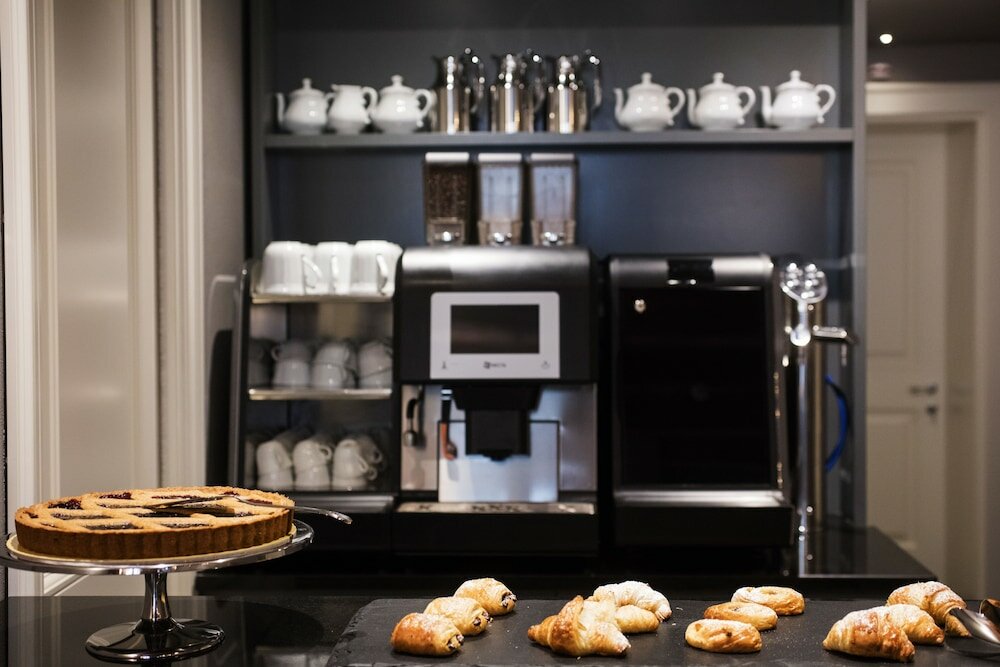 Фото The Frame Hotel