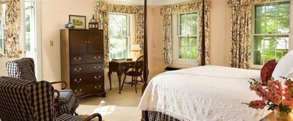 Фото Fairville Inn