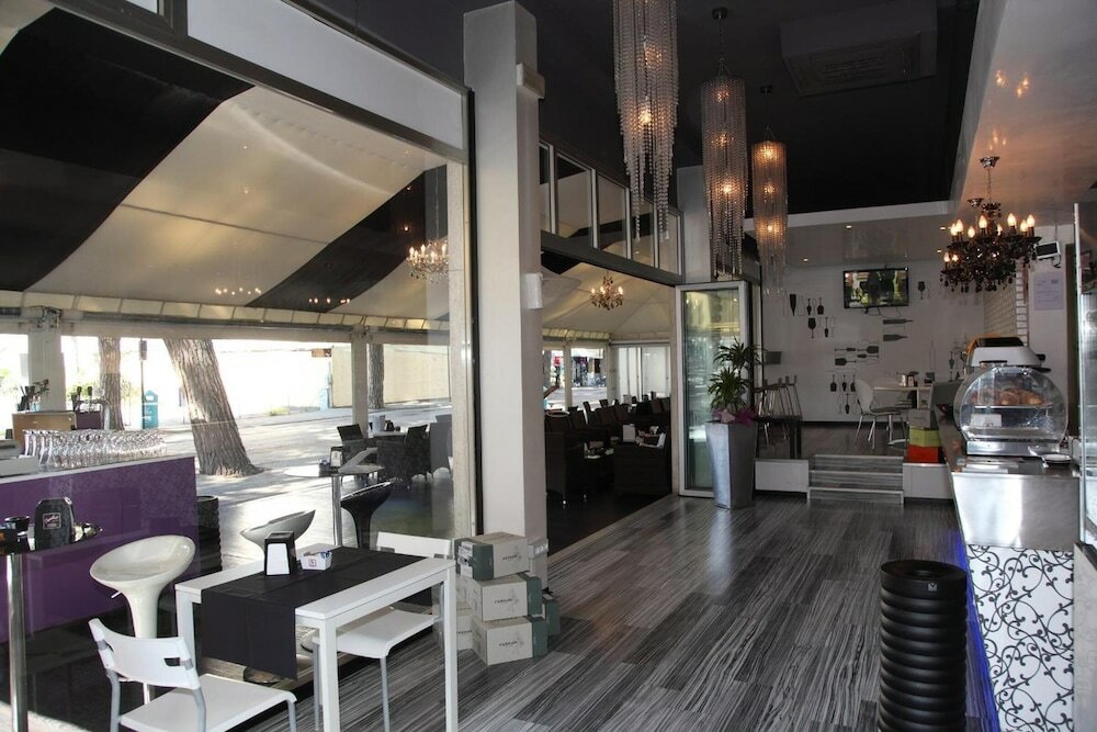 Фото Hotel Pigalle