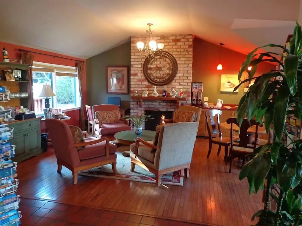 Фото Pacific Gardens Inn