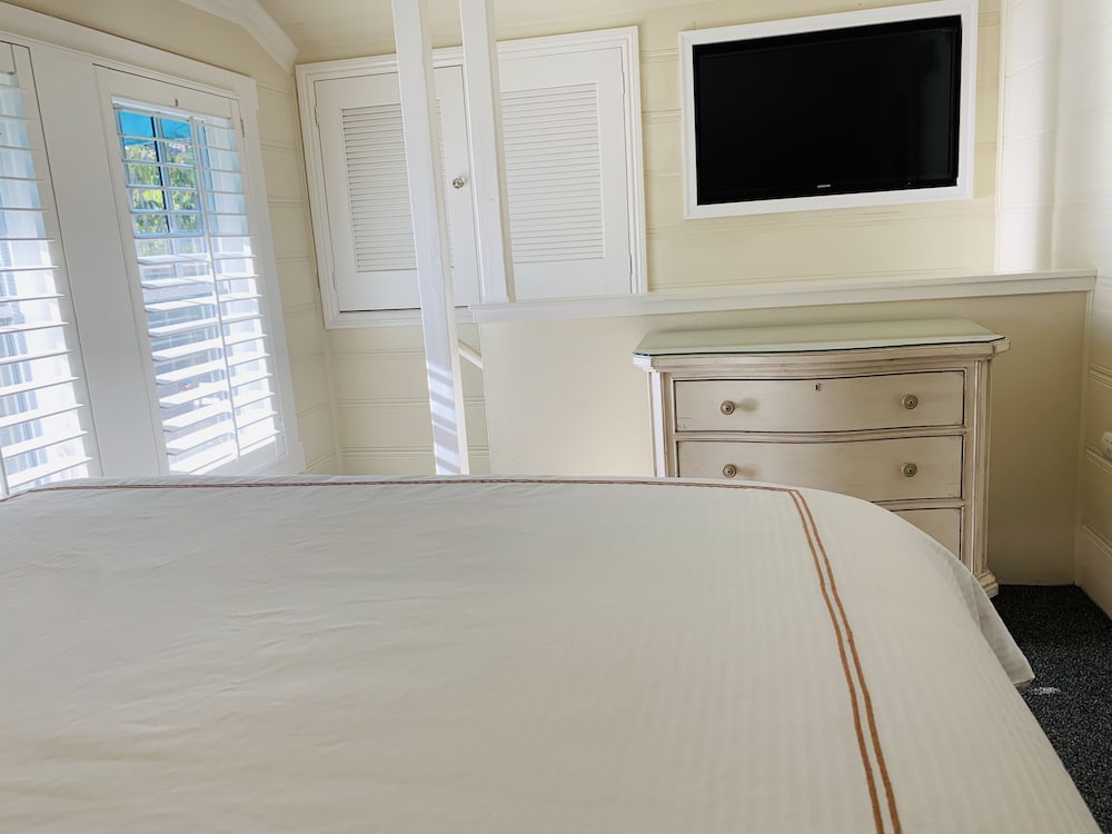 Фото Franciscan Inn & Suites