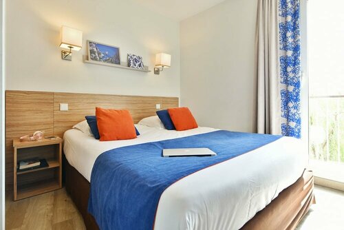 Внешний вид отеля Résidence Pierre & Vacances Premium Port-Prestige в Антибе, фото 5