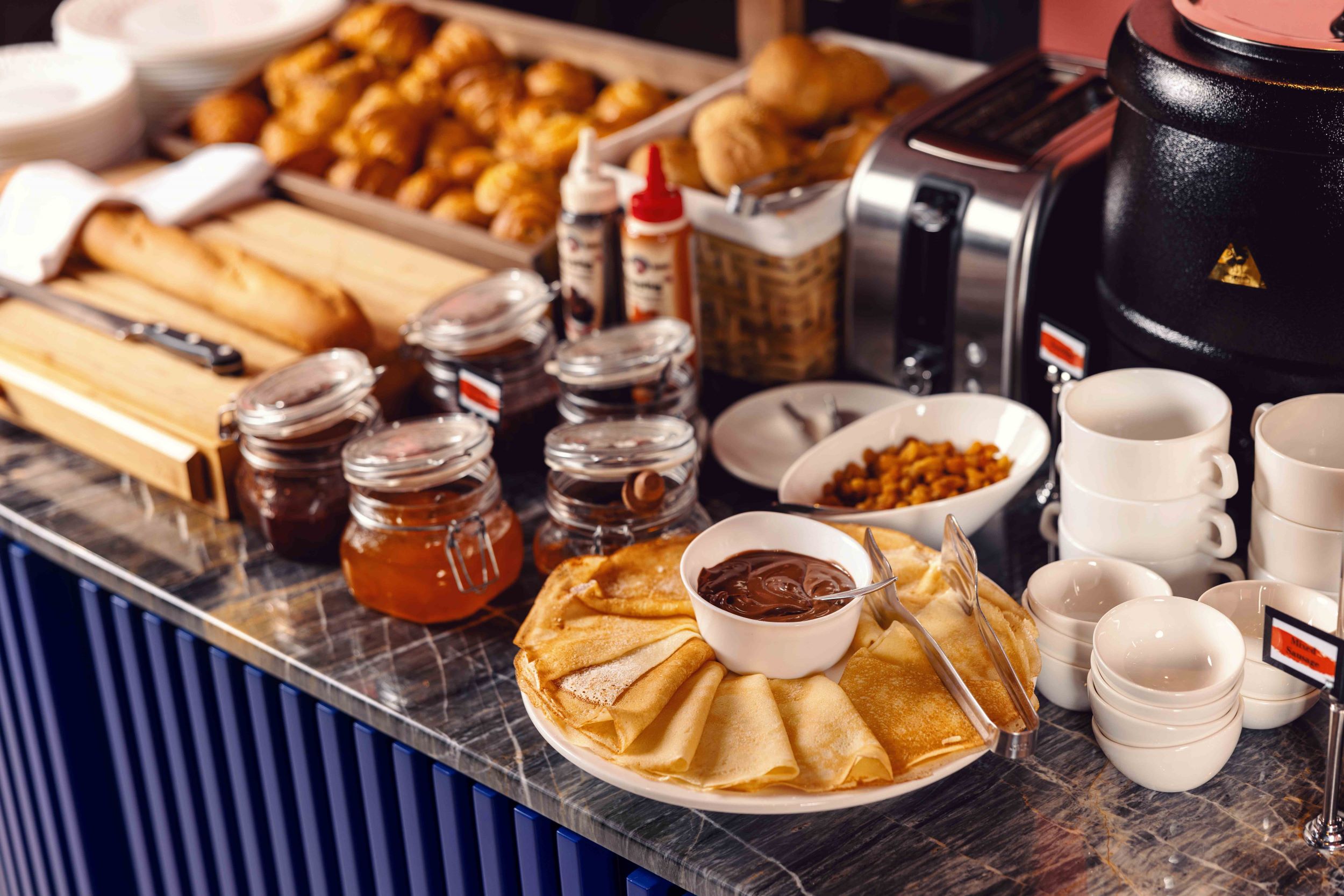 Фото Heritage Hotel & Suites