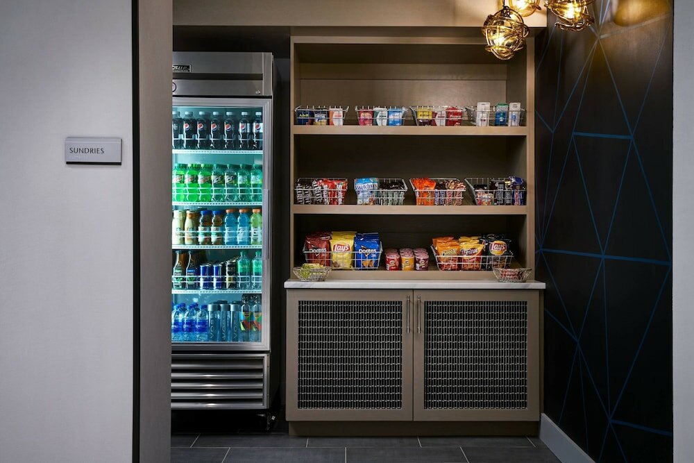 Фото Delta Hotels by Marriott Norfolk Airport