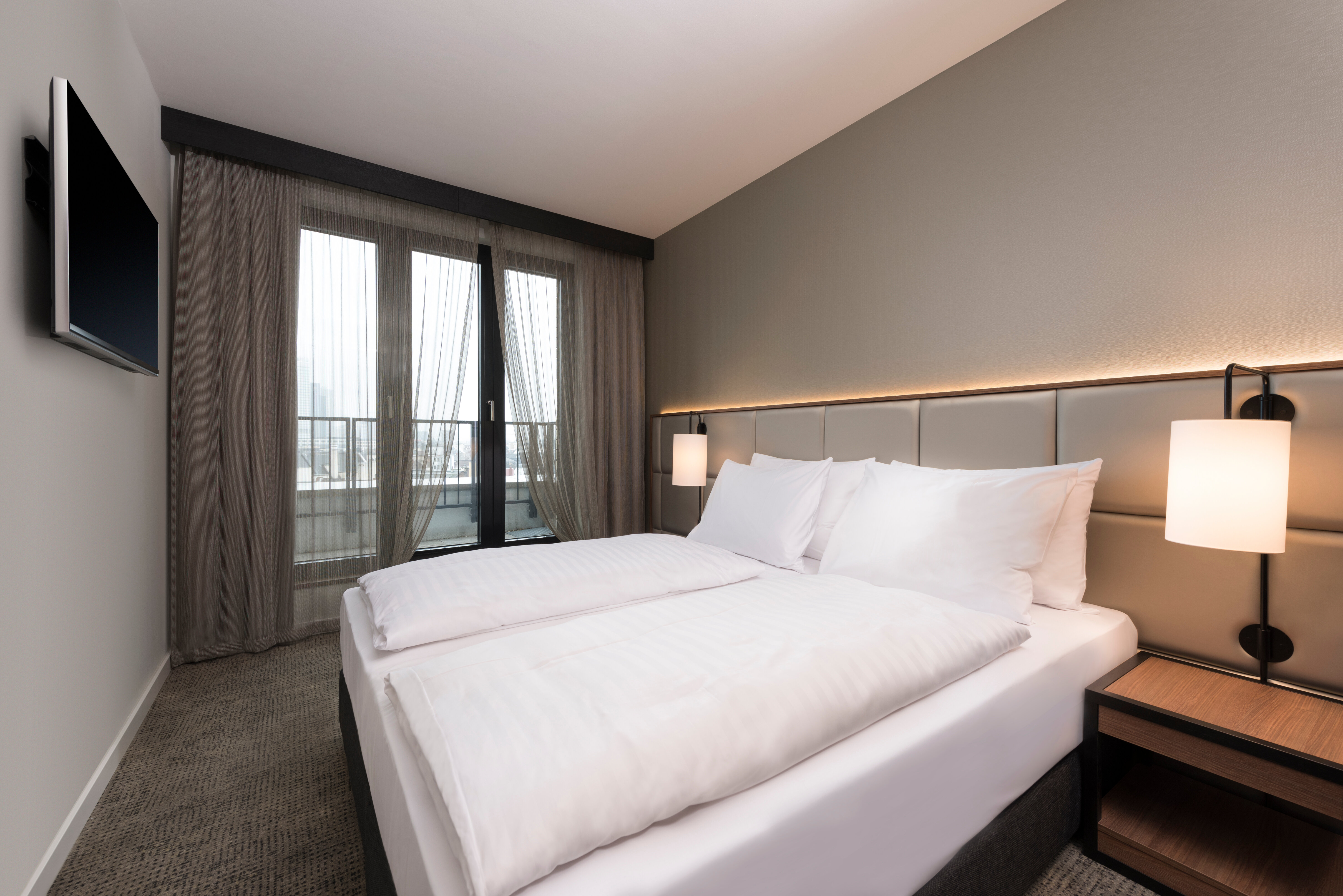 Фото Adina Apartment Hotel Frankfurt Westend