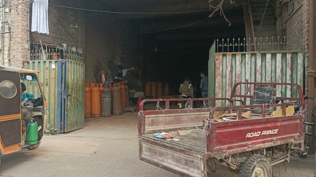 Gas cylinders Khan gass, Lahore, photo