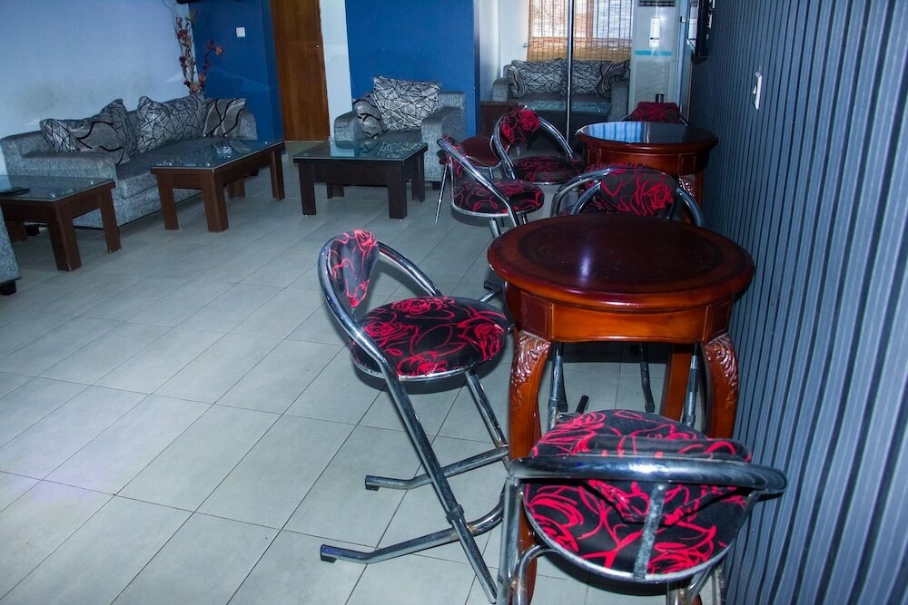 Фото Bluenest Hotel