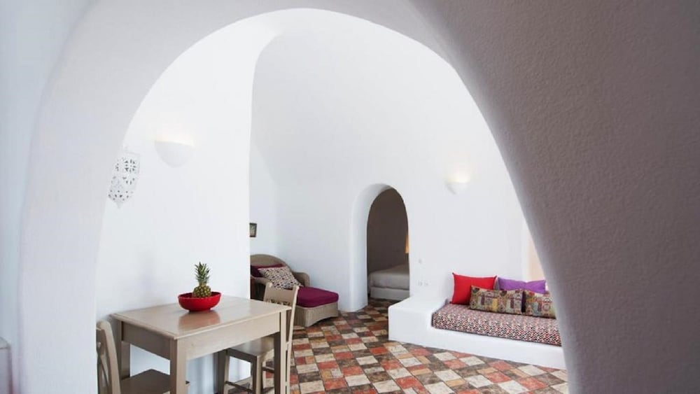 Фото The Architect's Cave House