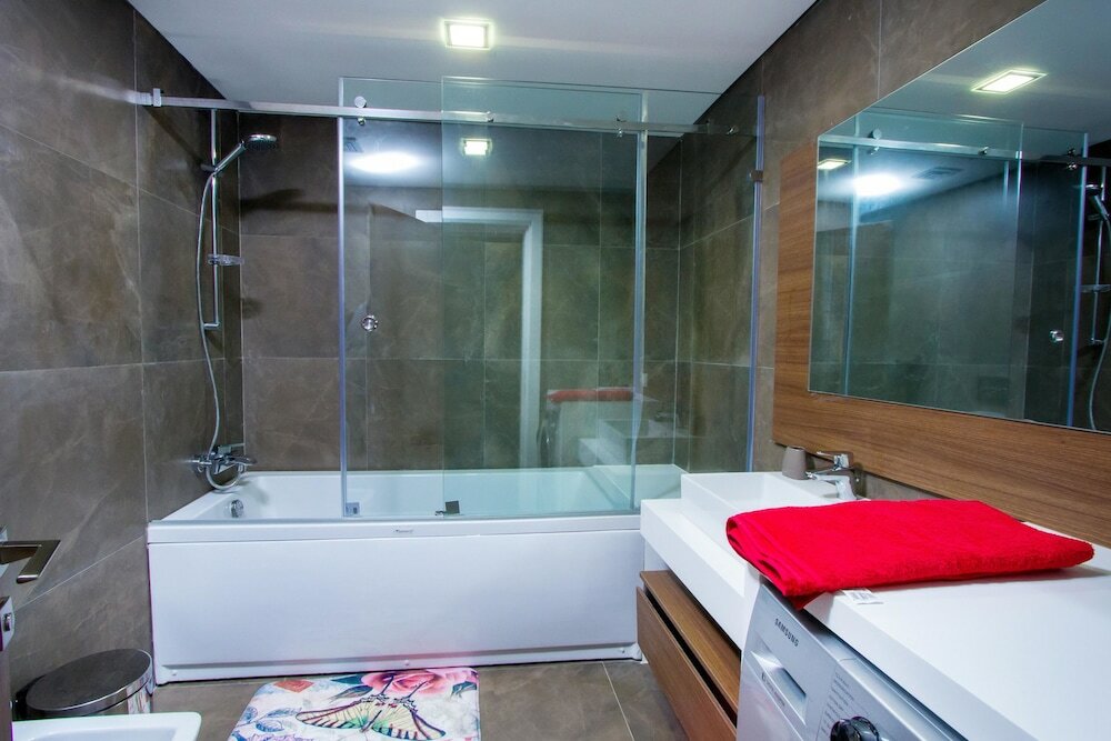 Фото Pls Apartments - Cantonments