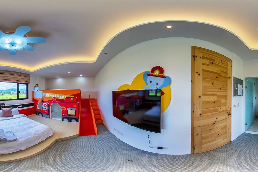 Фото Plum Forest