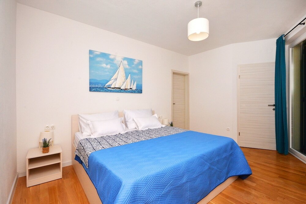 Фото Villa Karaber