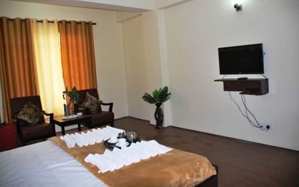 Фото Zojila Residency