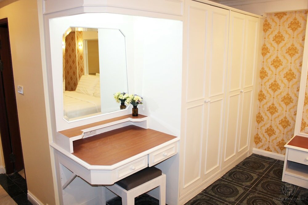 Фото Rest at Ratchada Hotel