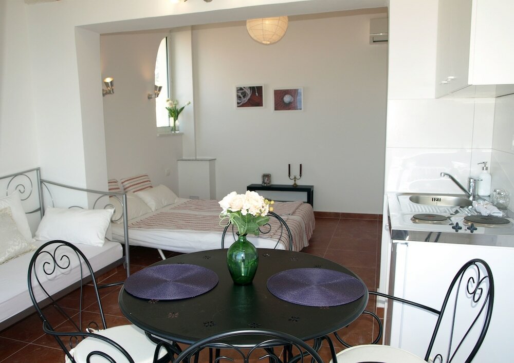 Фото Apartments Issa