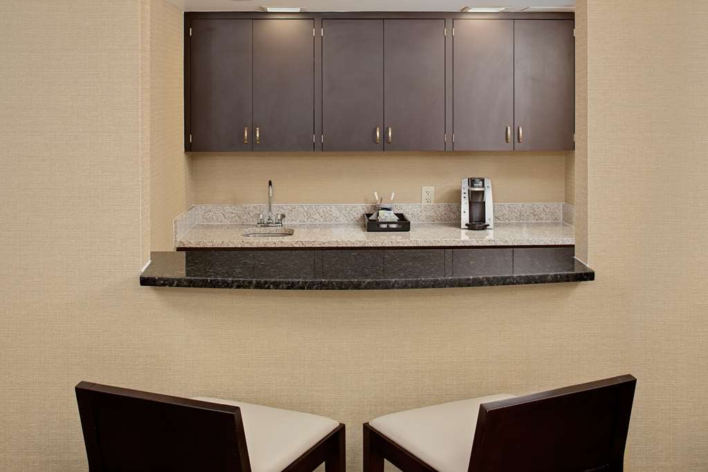 Фото Hilton Nashville Airport