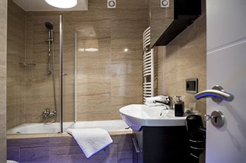 Фото The Queen Luxury Apartments - Villa Marilyn