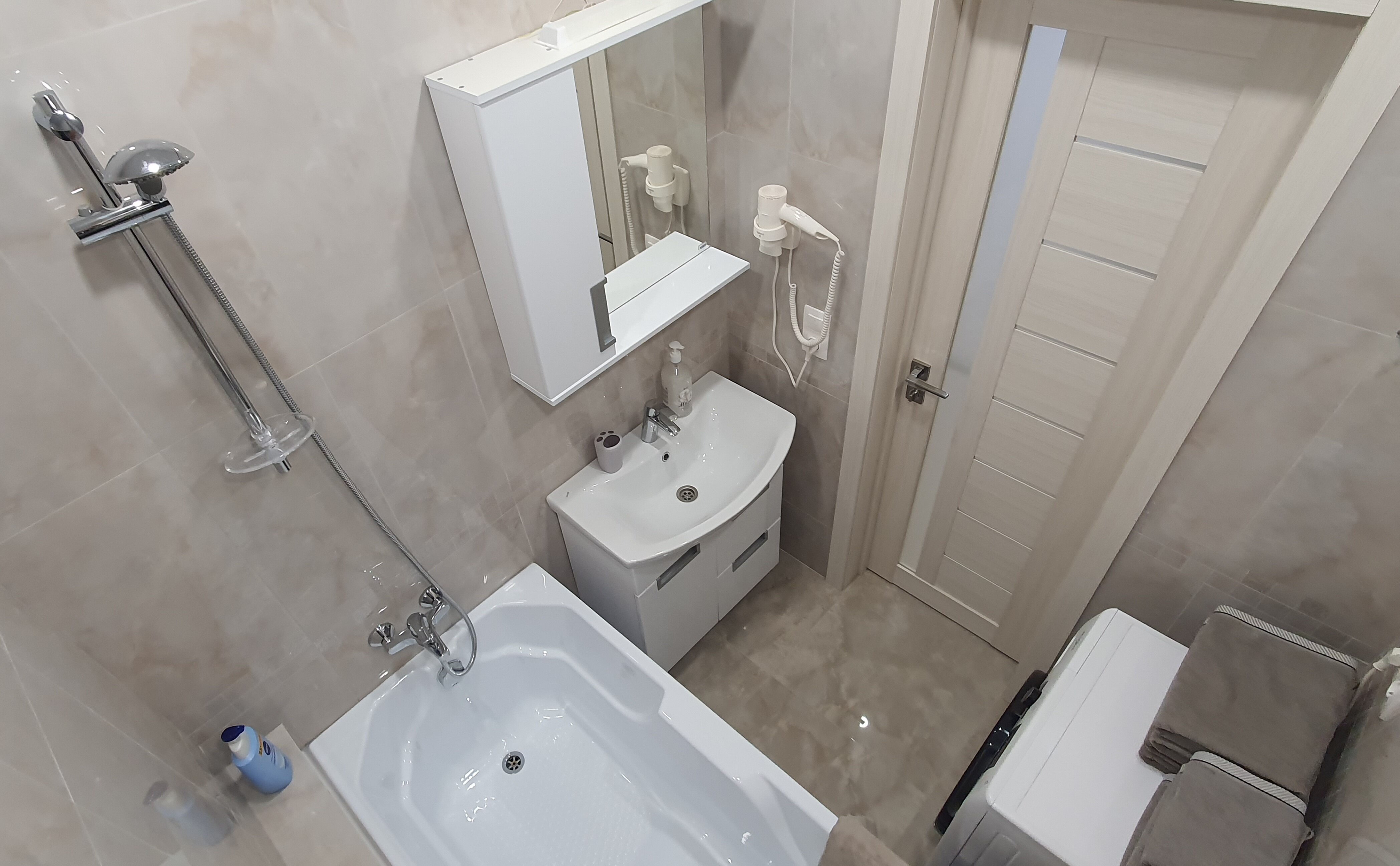 Фото Видовые апартаменты с парковкой около набережной и аквапарка Ривьера