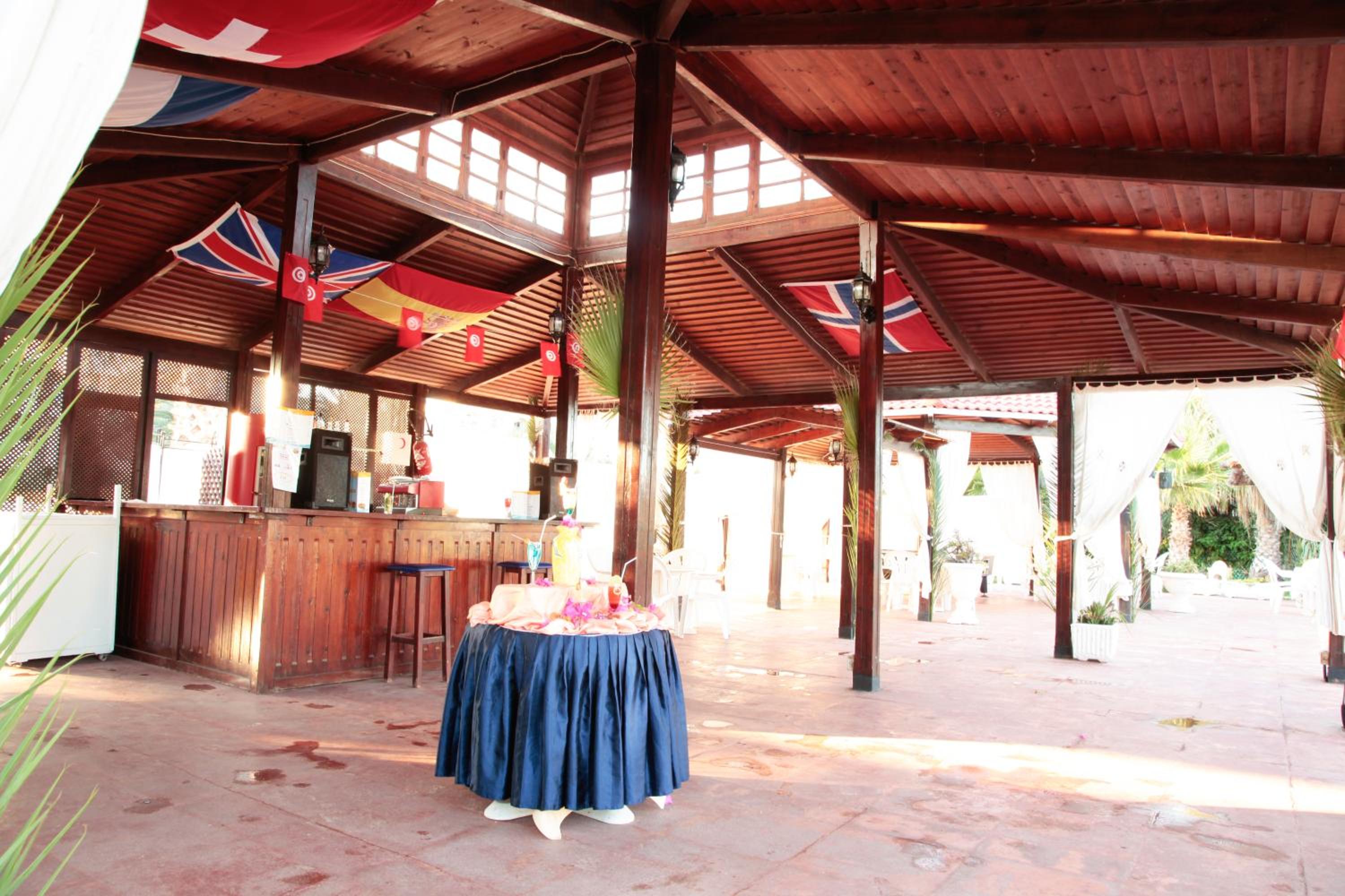 Фото Hotel Nesrine