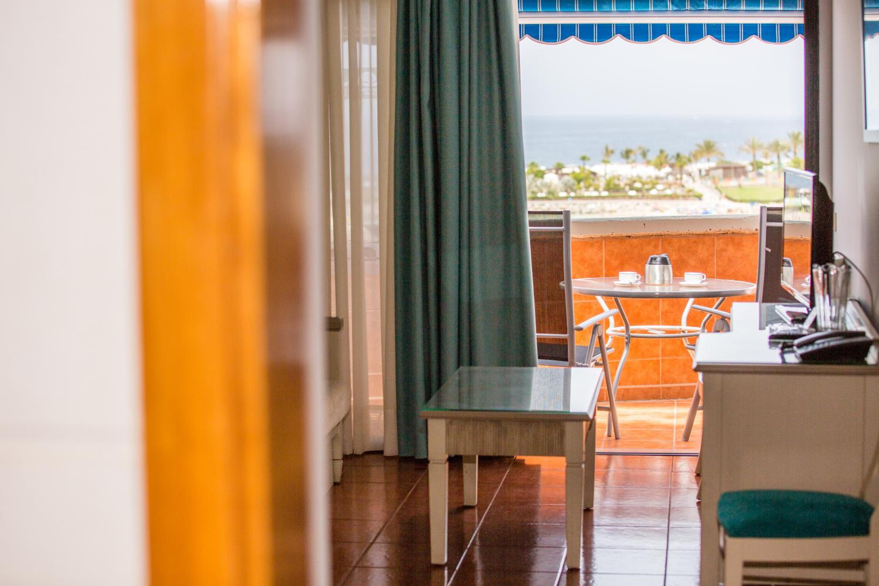 Фото Amadores Beach Apartment