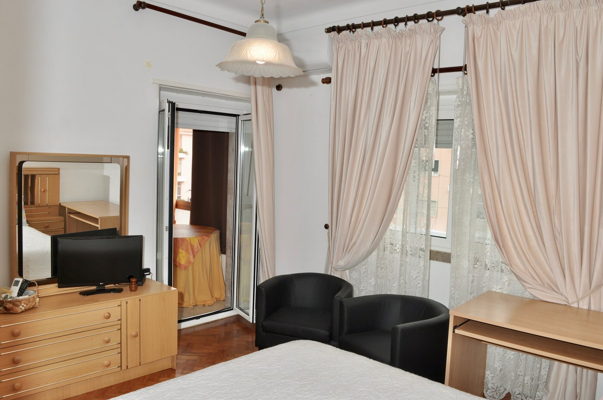 Фото Апартаменты Mary and Rooms