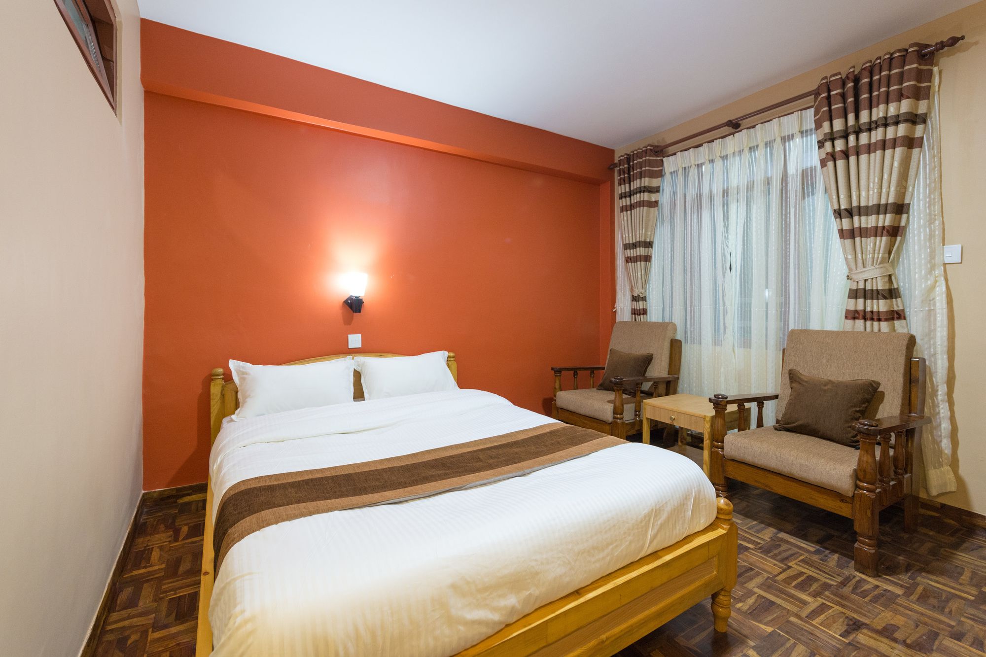 Фото Hotel Khangsar