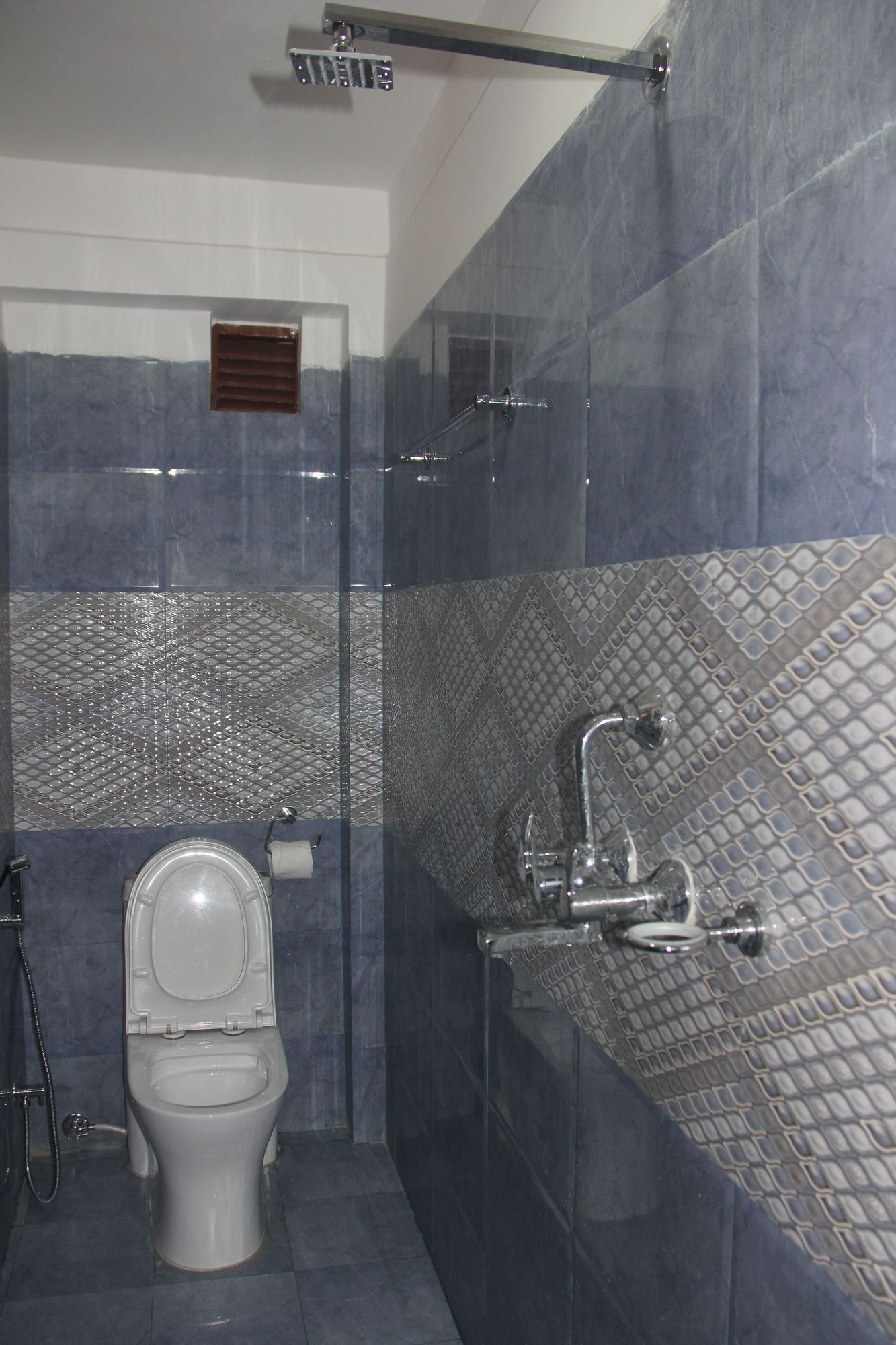 Фото Hotel Khangsar