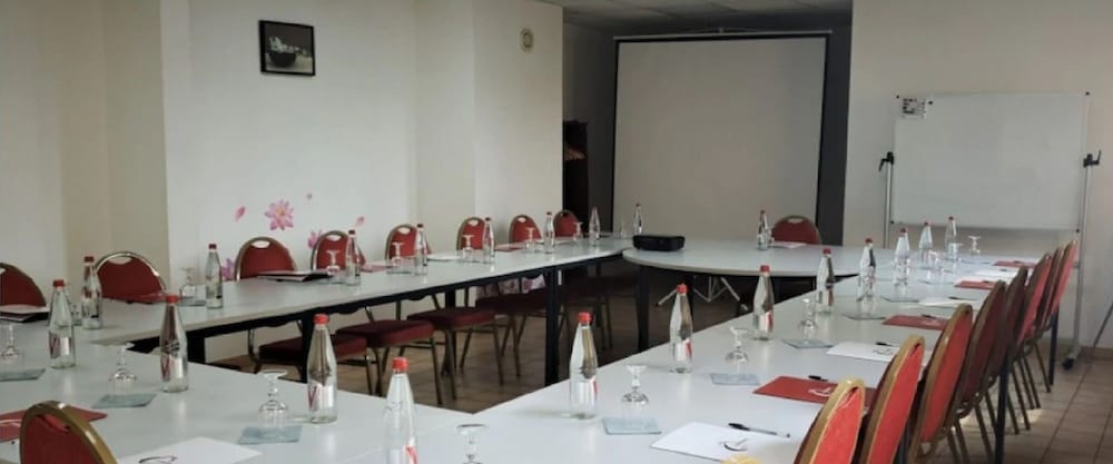 Фото Hotel The Originals Arras