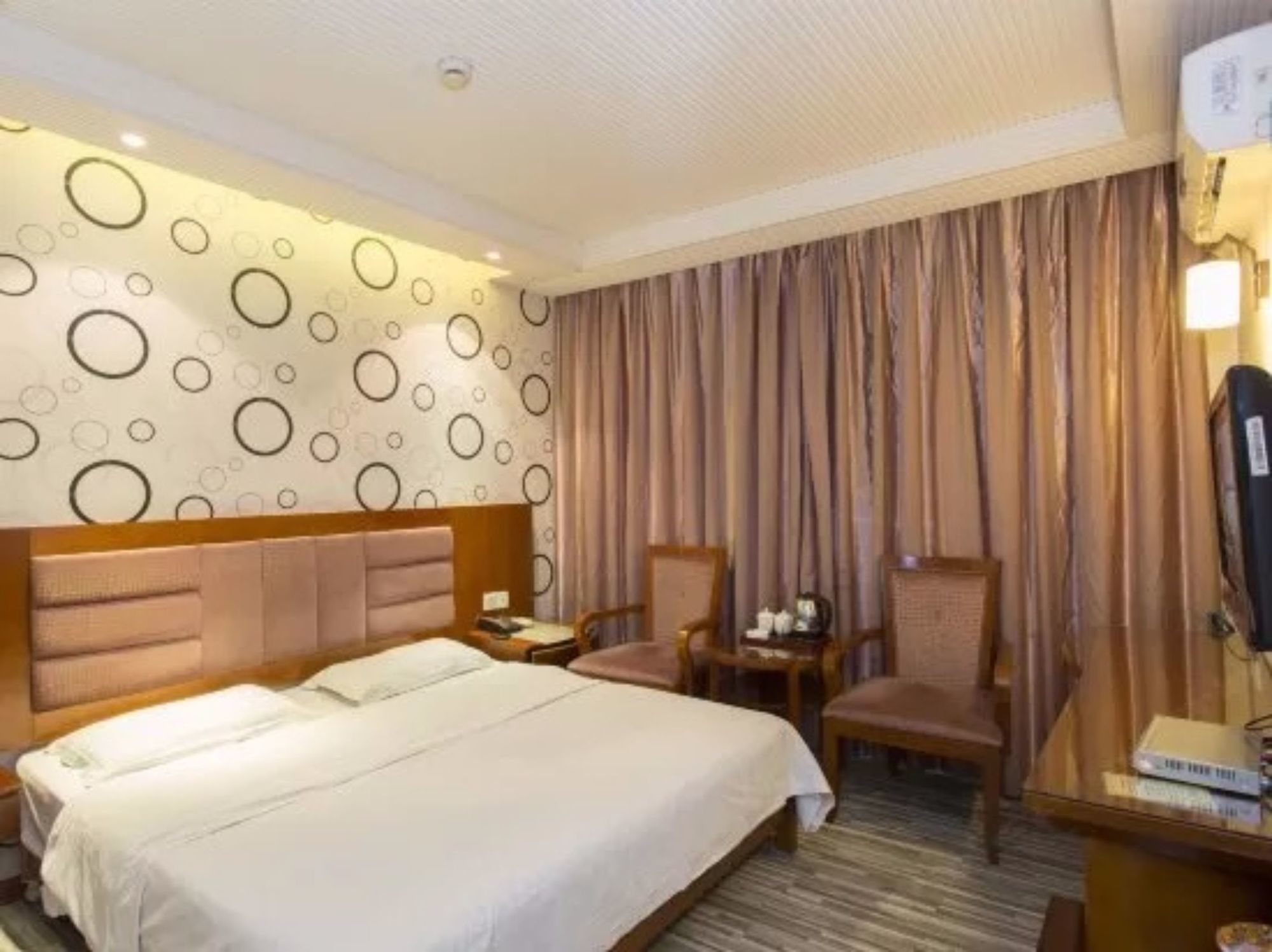 Фото Kaiserdom Changsha West Bus Terminal