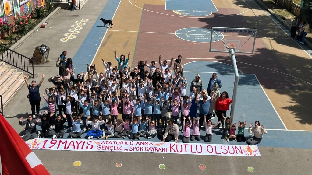 Primary school Bayraktar Primary School, Izmit, photo