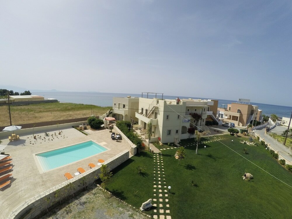 Фото Almyra Apartments