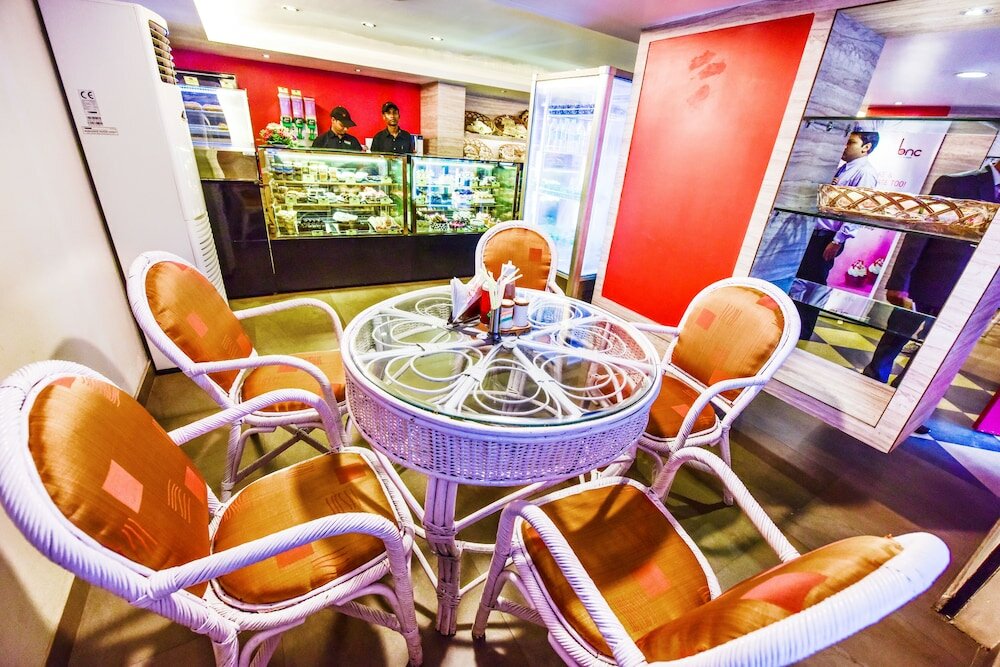 Фото Hotel Swosti Grand