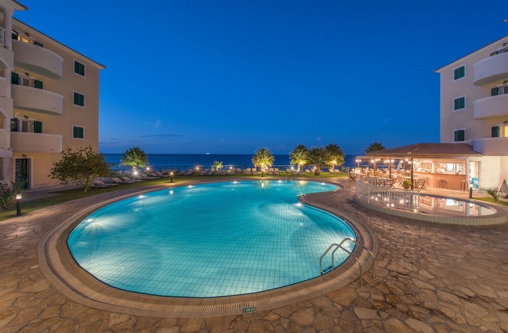 Фото Windmill Bay Aparthotel