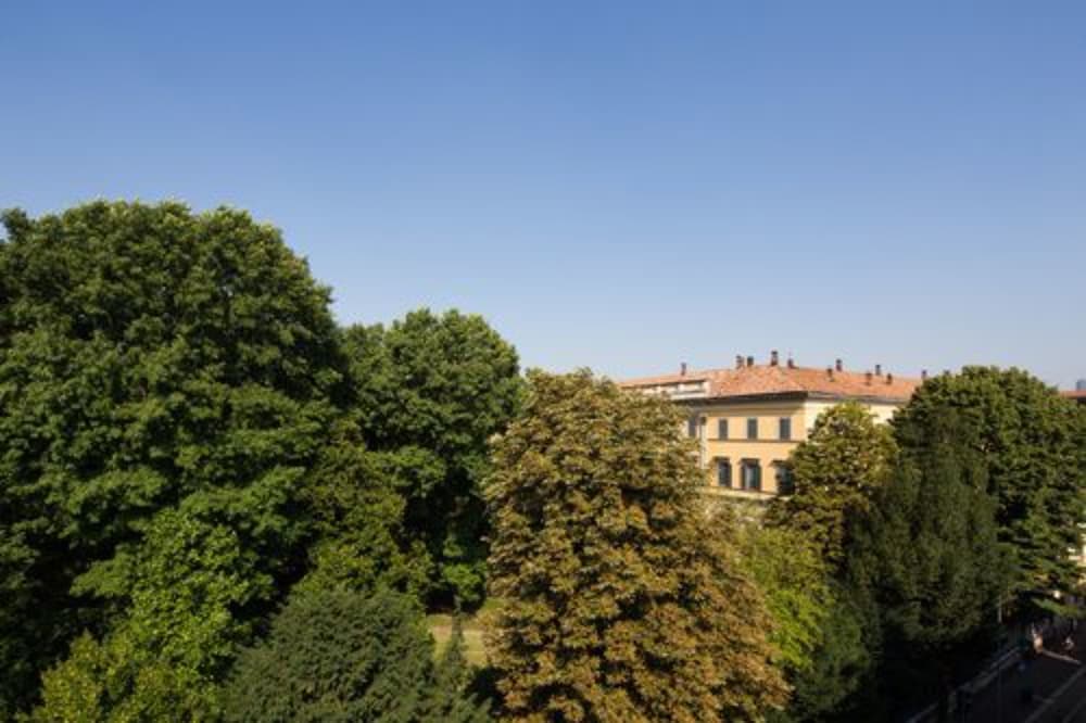 Фото Babila Hostel and Bistrot