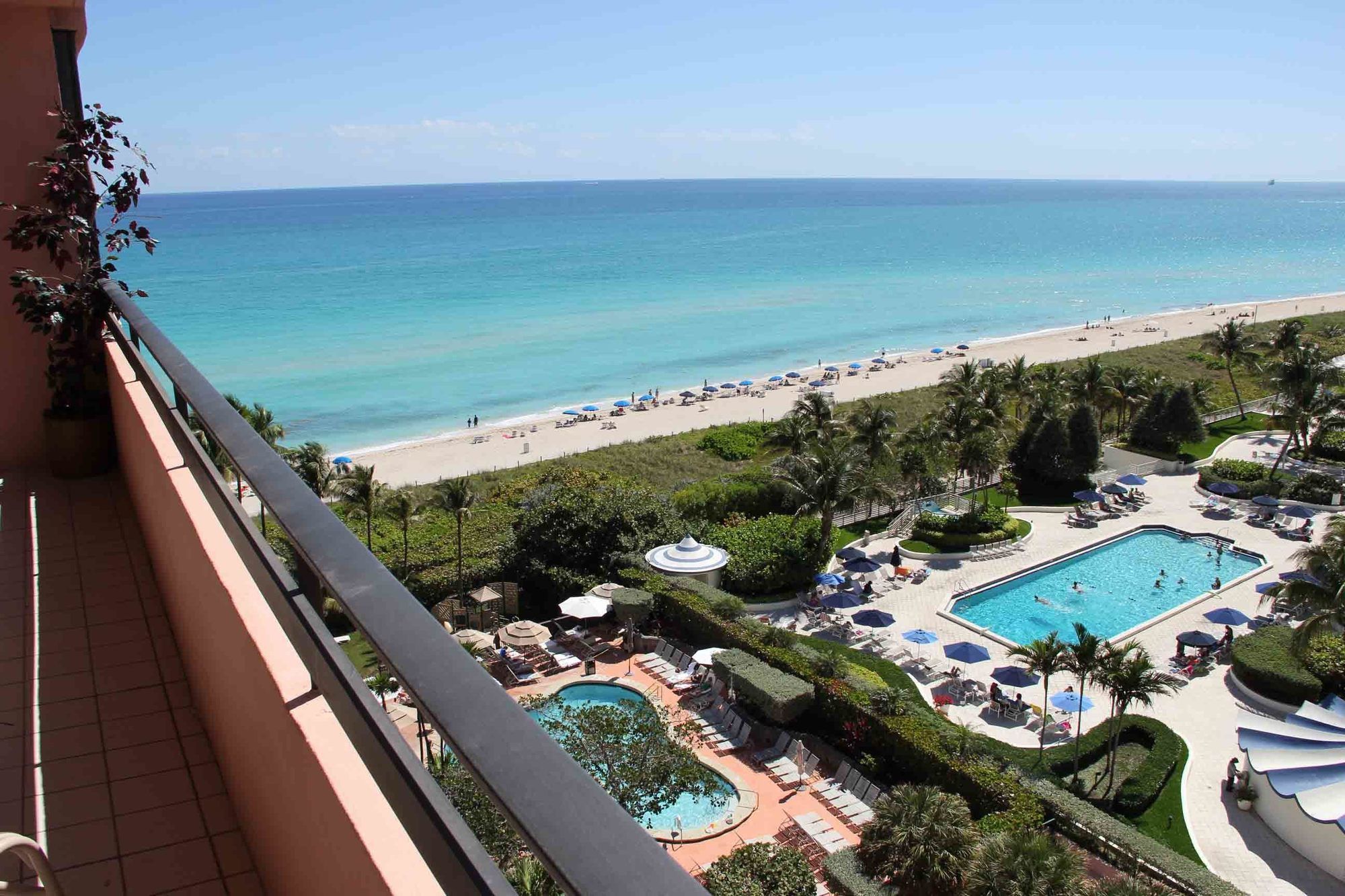 Фото Private Apartments by Vacations On Miami Beach