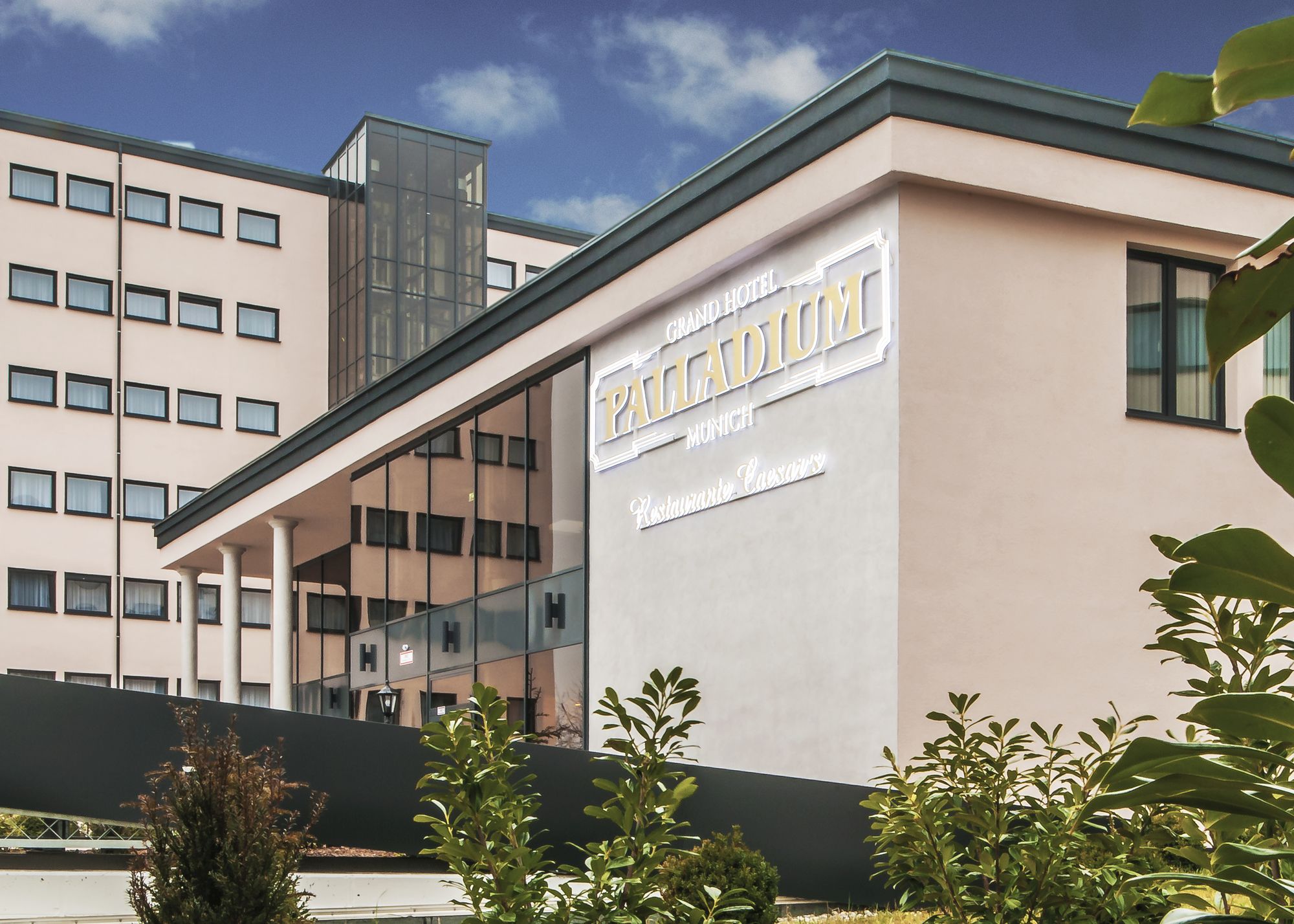 Фото Grand Hotel Palladium Munich