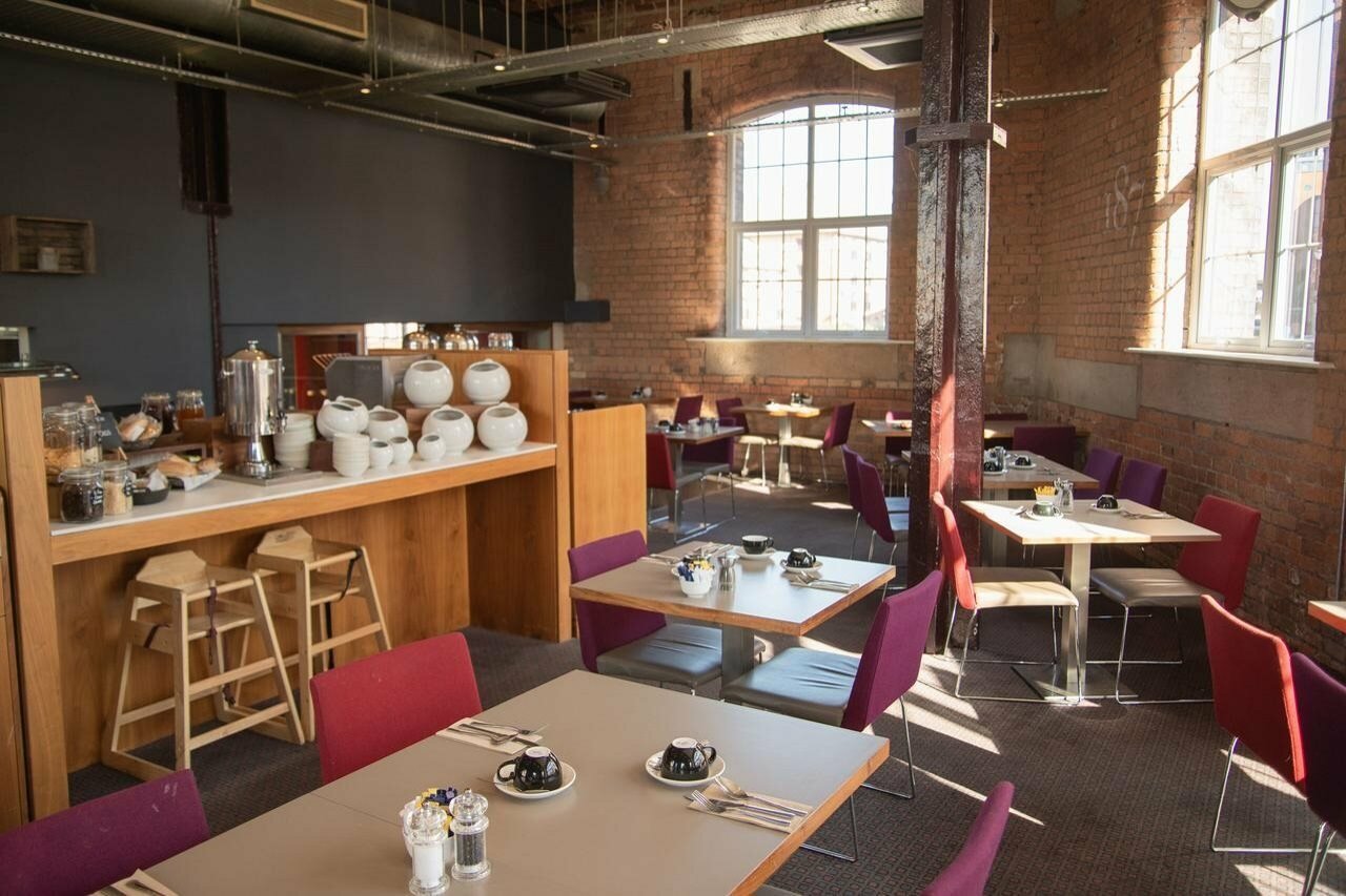 Фото Novotel Cardiff Centre