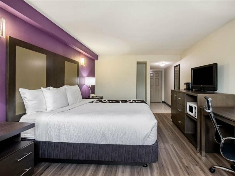 Фото La Quinta Inn by Wyndham West Long Branch