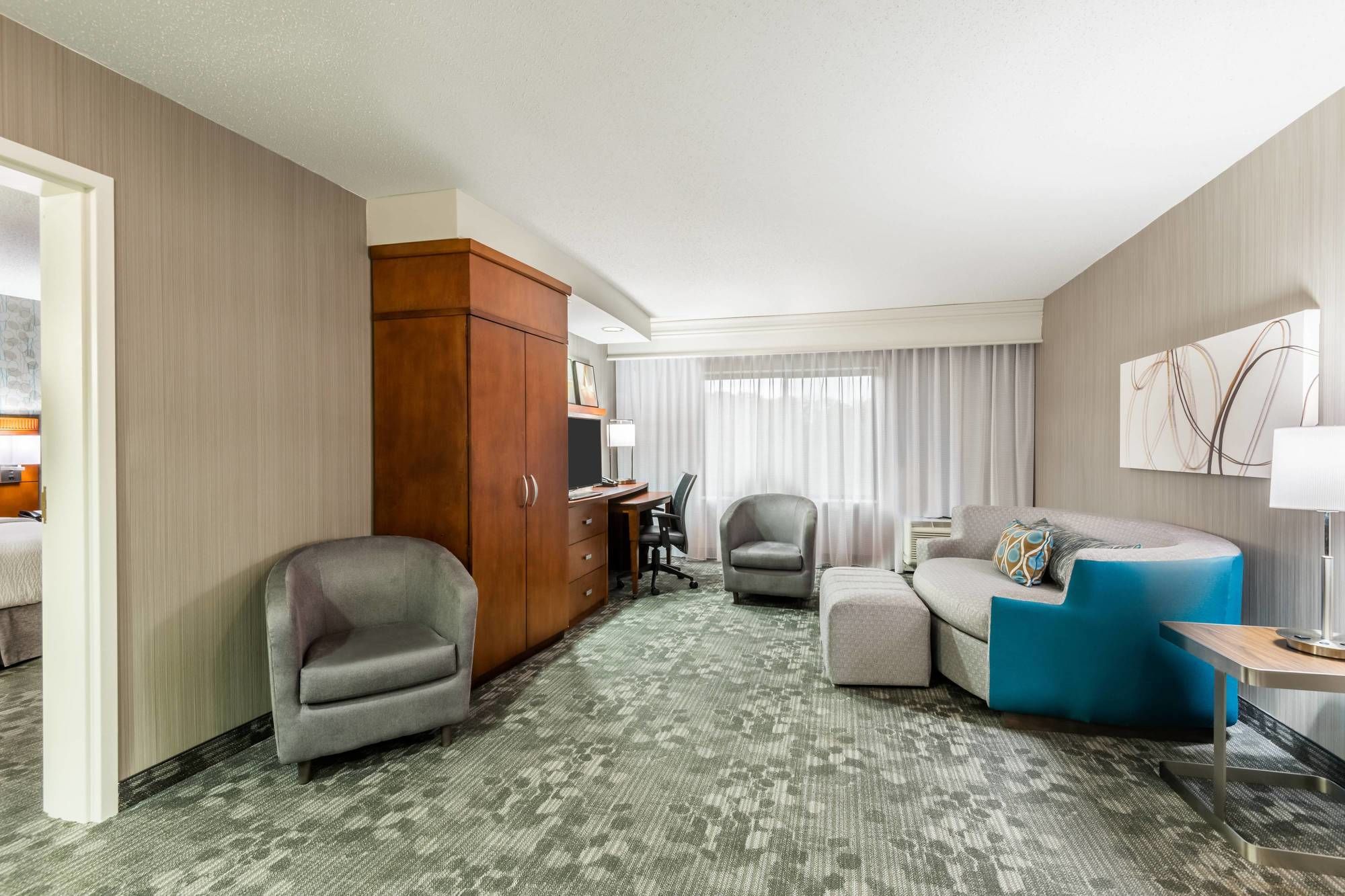 Фото Courtyard by Marriott Providence Lincoln