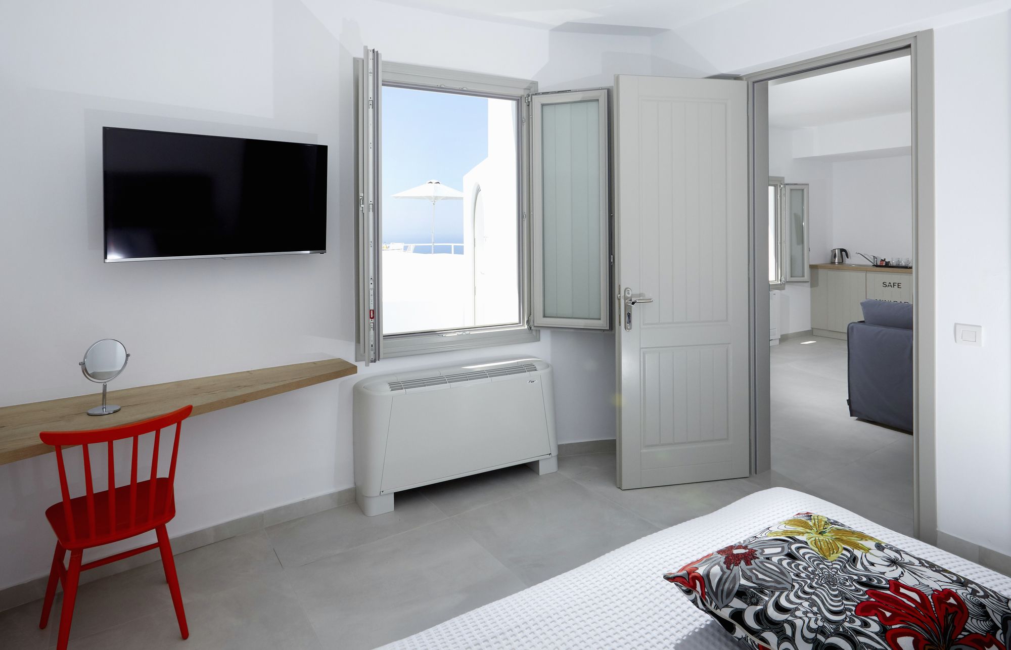 Фото Aperanto Suites