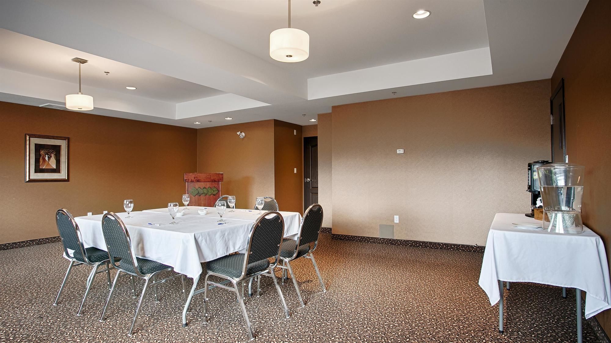 Фото Best Western Cranbrook Hotel