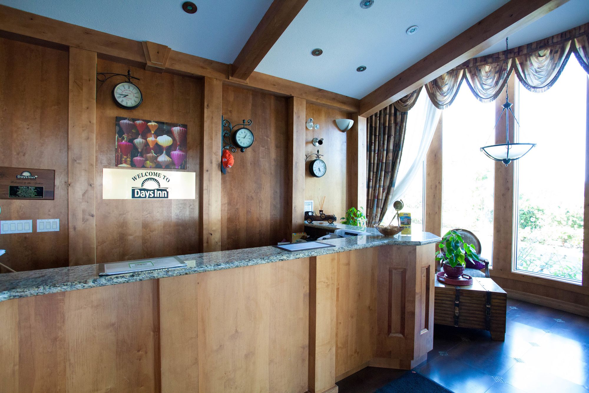 Фото Days Inn by Wyndham Surrey