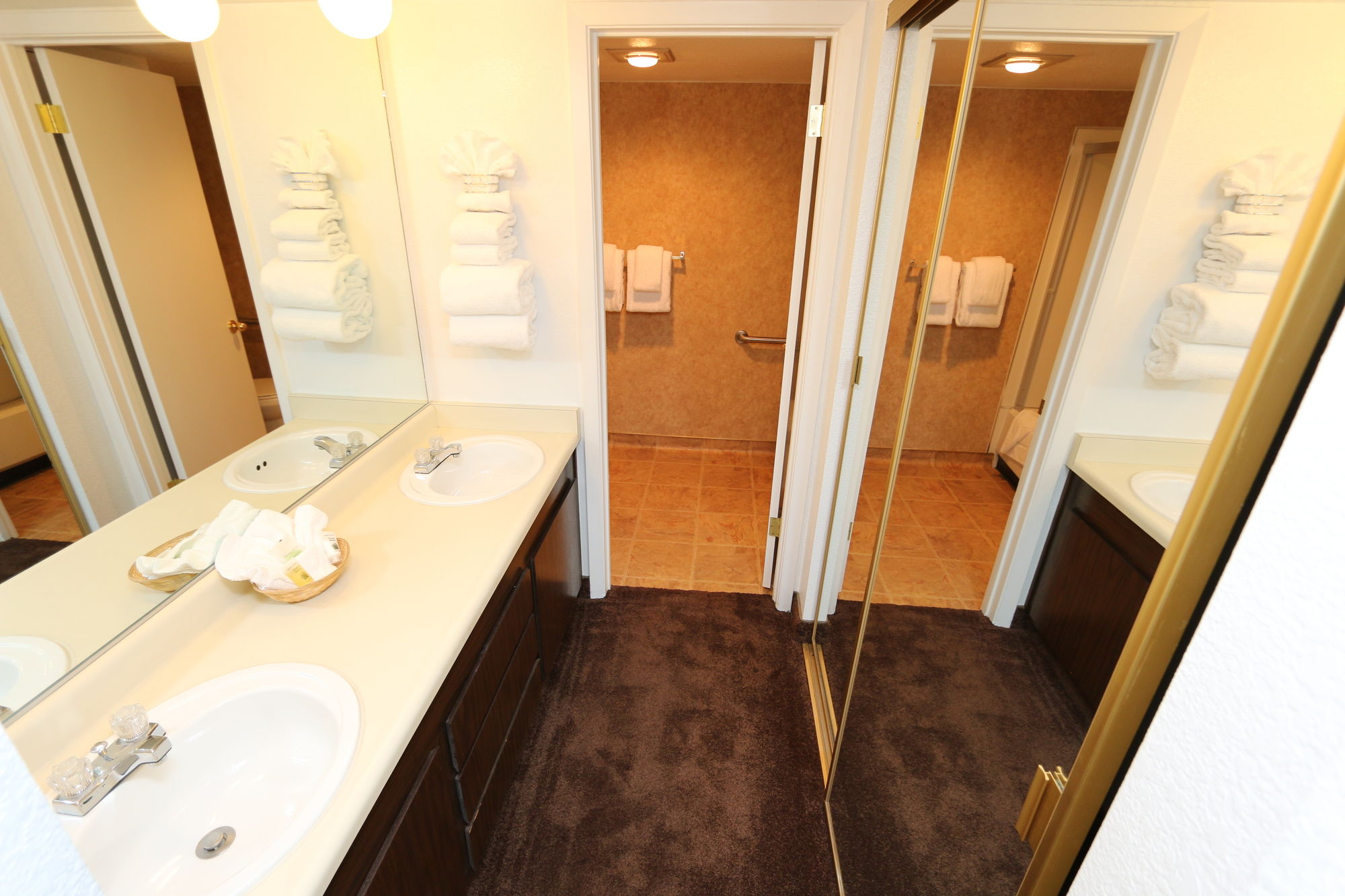 Фото Thunderbird Resort Club